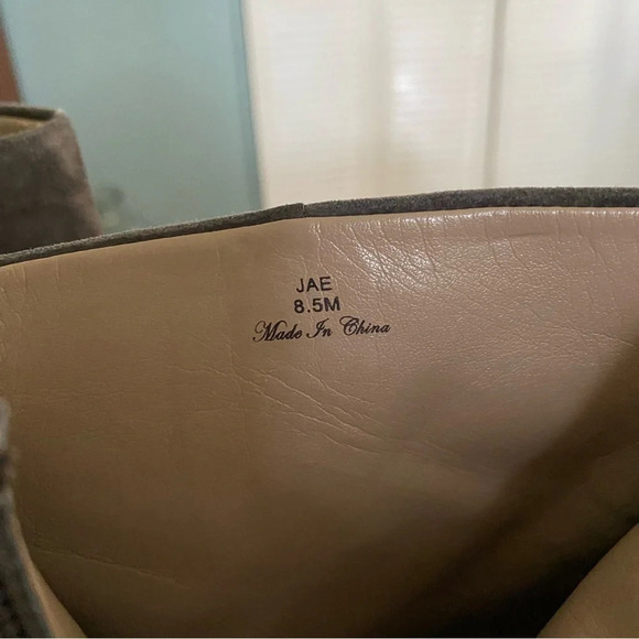 Donald Pliner Jae Women's Boots Sz 8.5 Gray Leather Side Zip Wedge Bootie Shoes - Picture 12 of 13